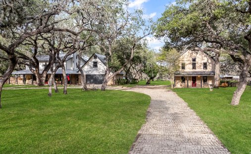 House in Pleasanton, Texas, United States 1