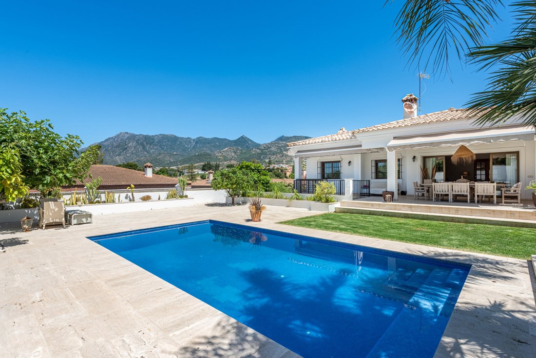 Villa in Rio Real, Marbella, Andalusia 4 - 17864174