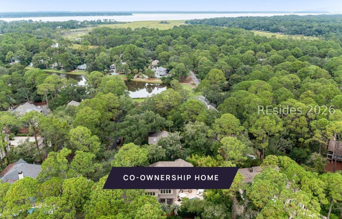 Co Op in Hilton Head Island, South Carolina, United States 5 - 18702854
