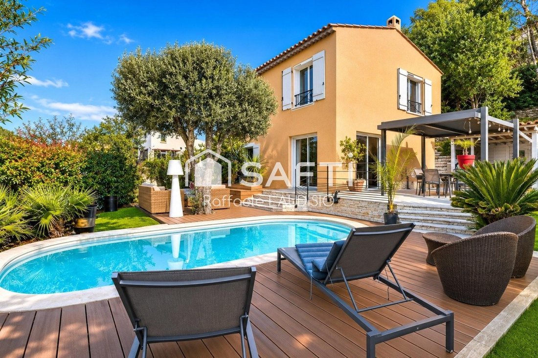 House in Bagnols-en-Forêt, Provence-Alpes-Côte d'Azur, France 1 - 17938804