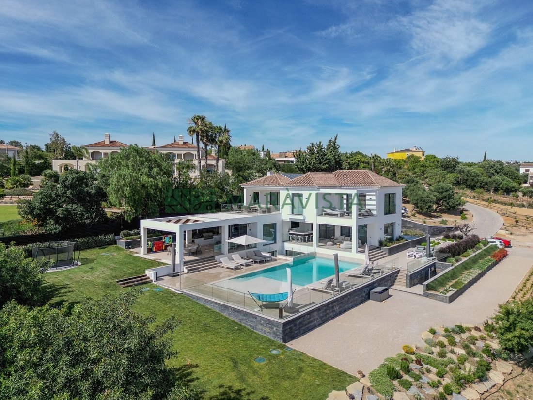 Villa in Loule (Sao Clemente), Algarve, Portugal 1 - 18707320