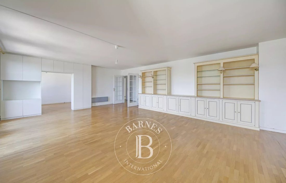 Apartment in Notre Dame, Versailles, France 5 - 18704058
