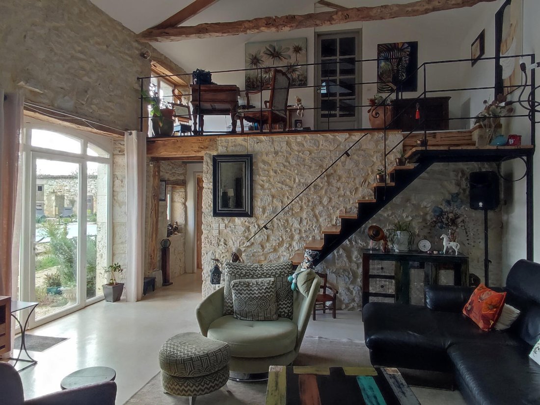 Estate in Charles de Gaulle, Cahors, France 3 - 18707085