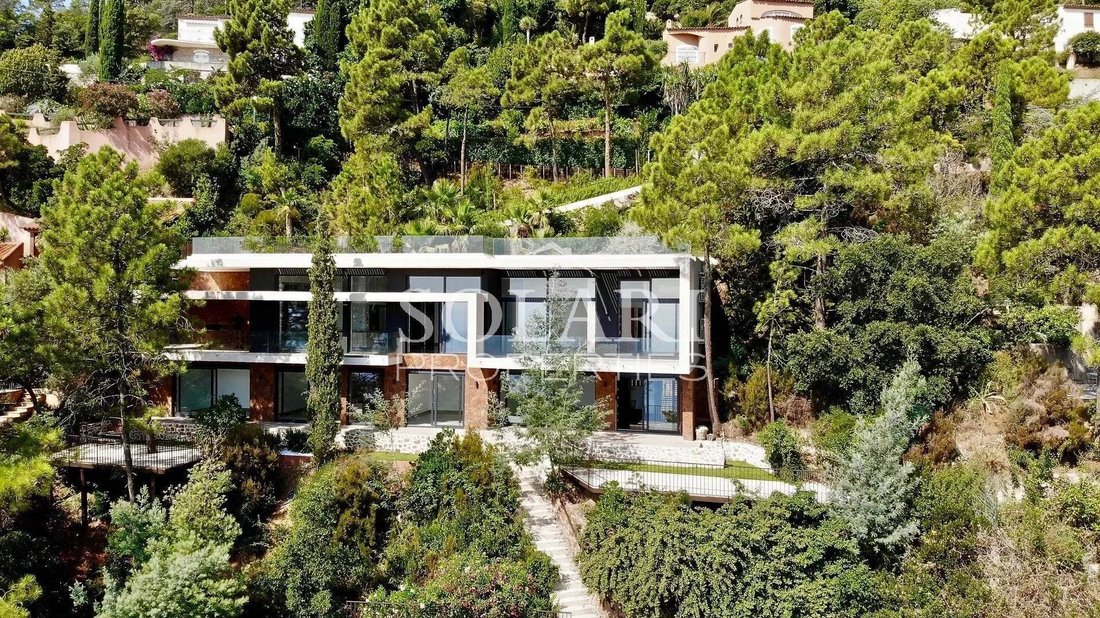 House in Théoule-sur-Mer, Provence-Alpes-Côte d'Azur, France 1 - 15664068