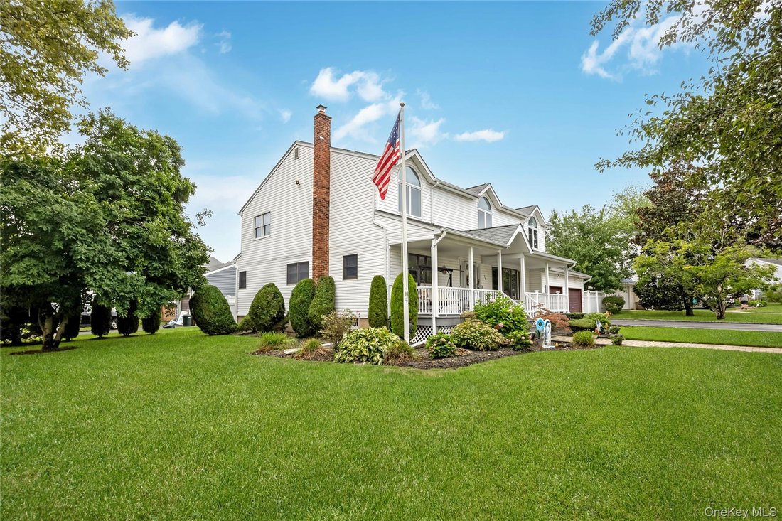 House in West Babylon, New York, United States 2 - 18704866