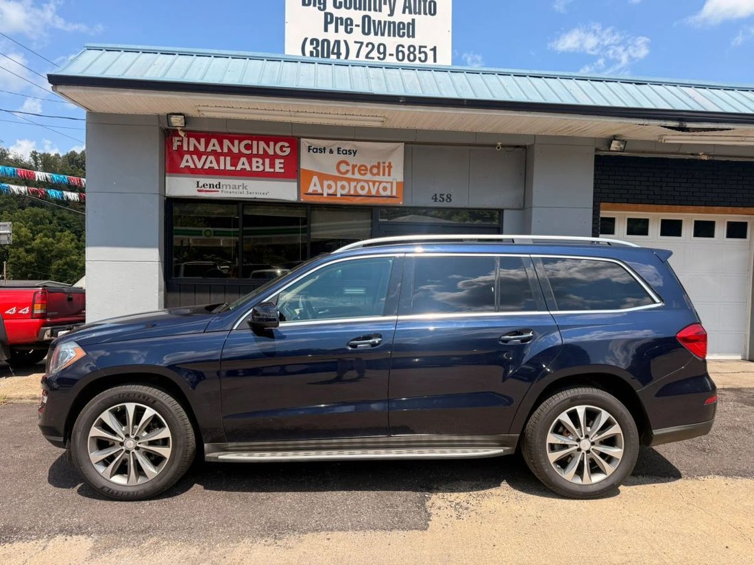 Suv in Marmet, WV, United States 2 - 18712079