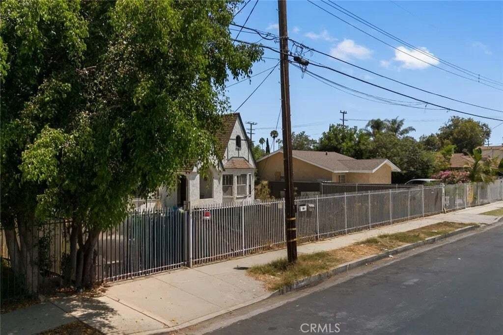 House in Los Angeles, California, United States 3 - 18705995
