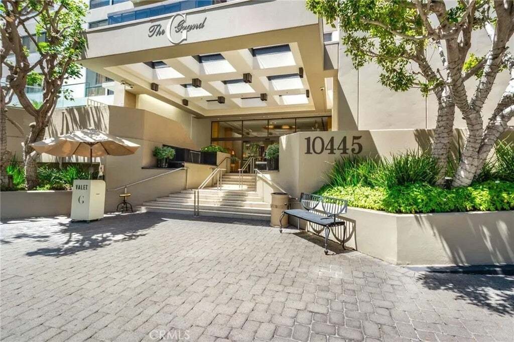 Condo in Los Angeles, California, United States 1 - 18708633