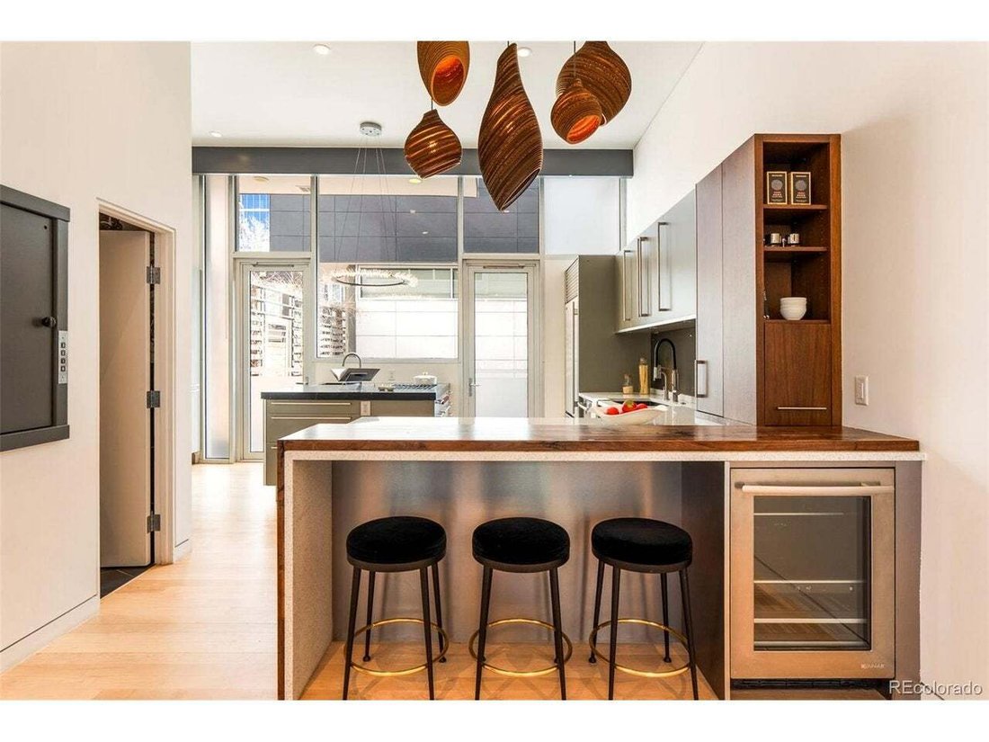 Condo in Denver, Colorado, United States 3 - 18705443