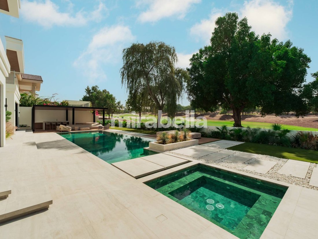 Villa in Jumeirah Golf Estates, Dubai, United Arab Emirates 2 - 18710357