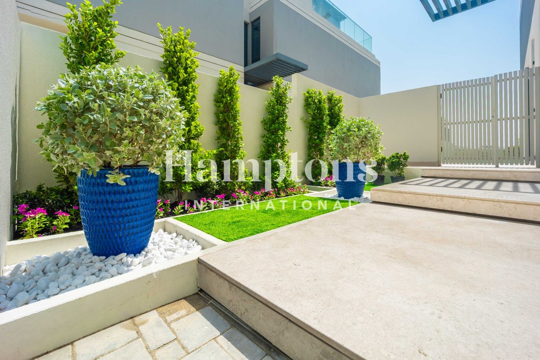 Villa en Hadaeq Sheikh Mohammed Bin Rashid, Dubái, Emiratos Árabes Unidos 4 - 18487882