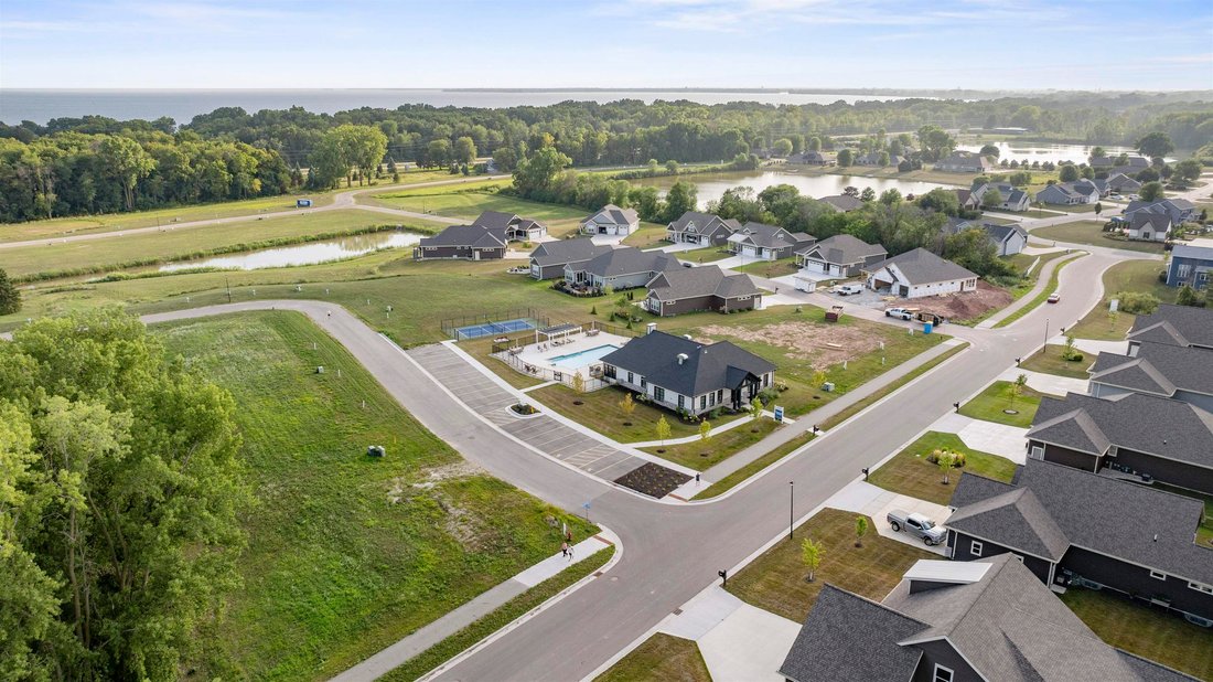 Menasha, Wisconsin, United States 4 - 18704354