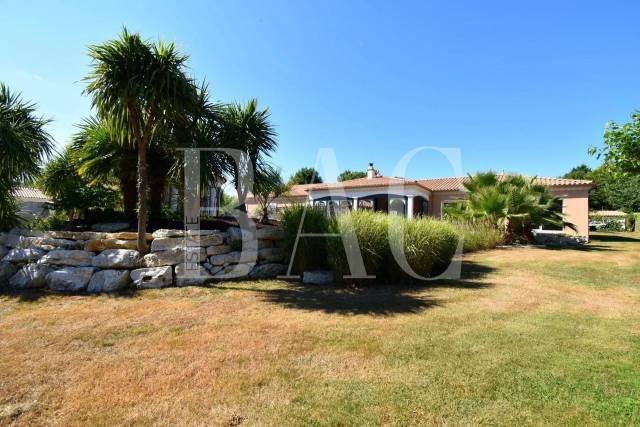 Villa in Noirmoutier Centre, Noirmoutier-en-l'Île, France 3 - 15622453