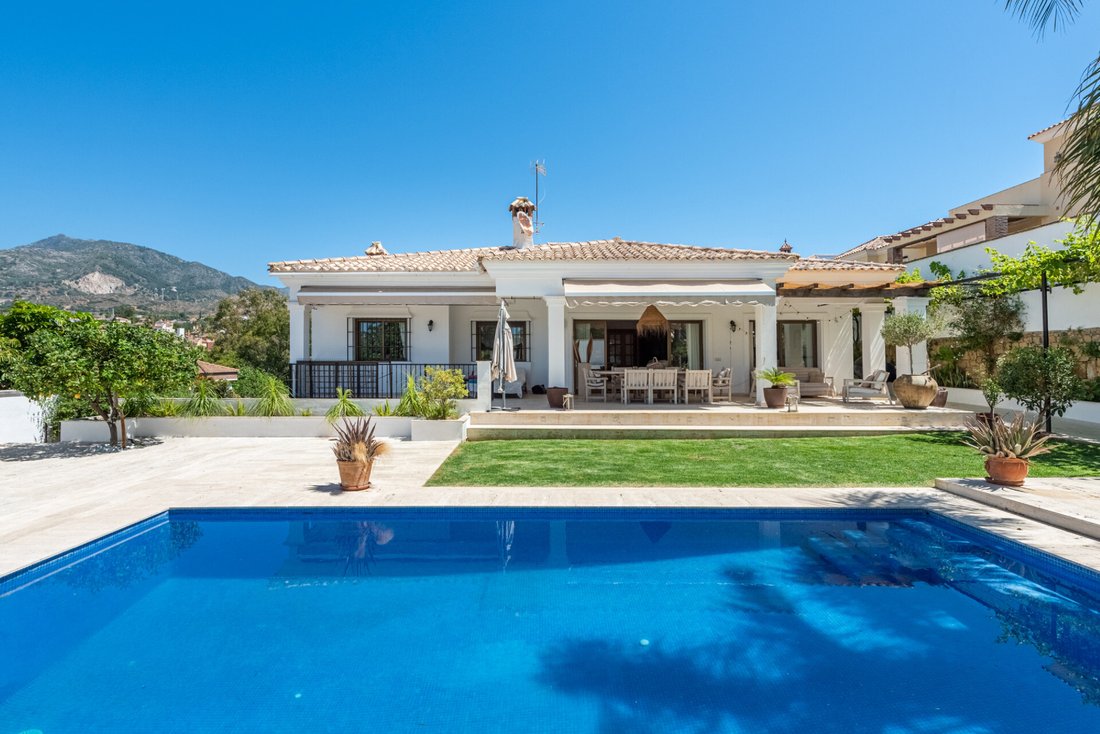 Villa in Rio Real, Marbella, Andalusia 1 - 17864174