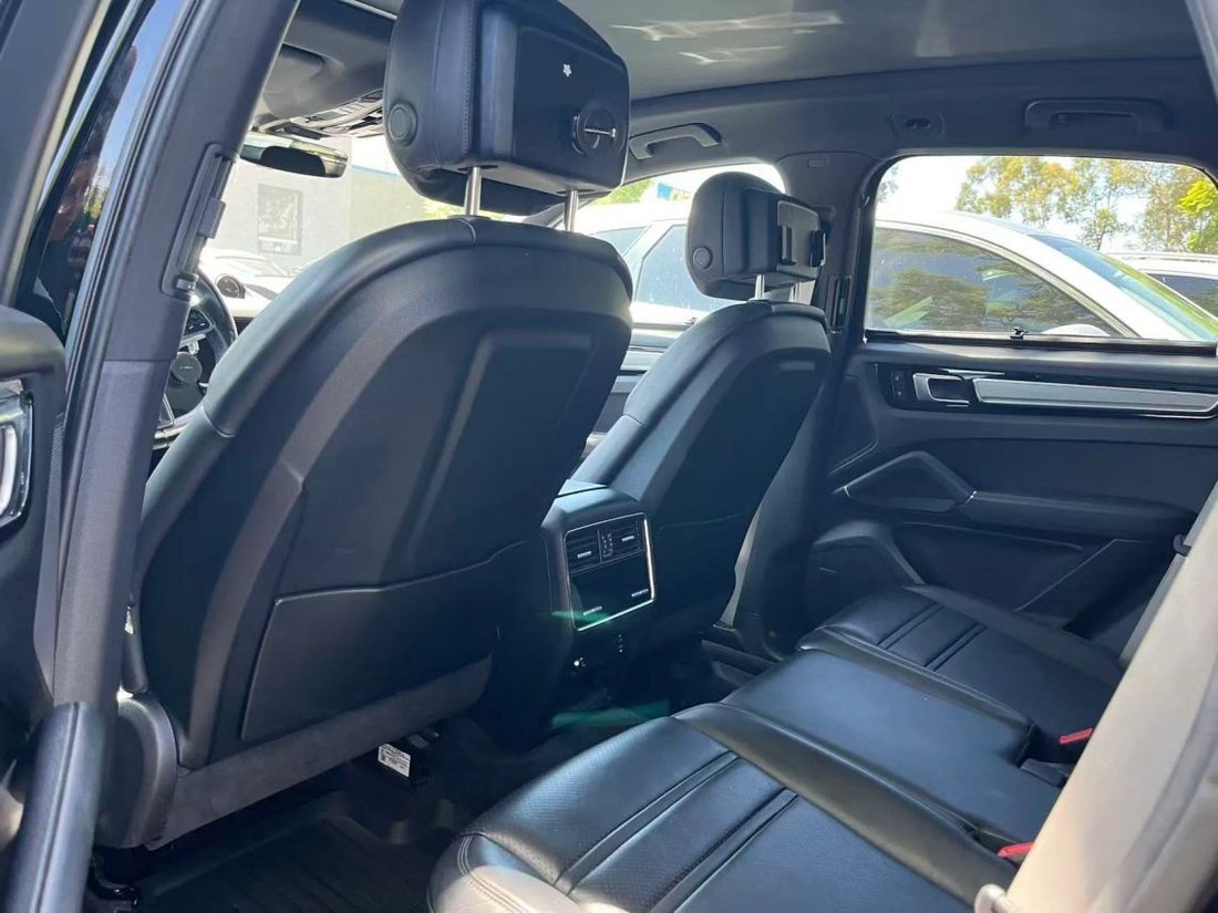 Suv in Costa Mesa, CA, United States 5 - 18707519