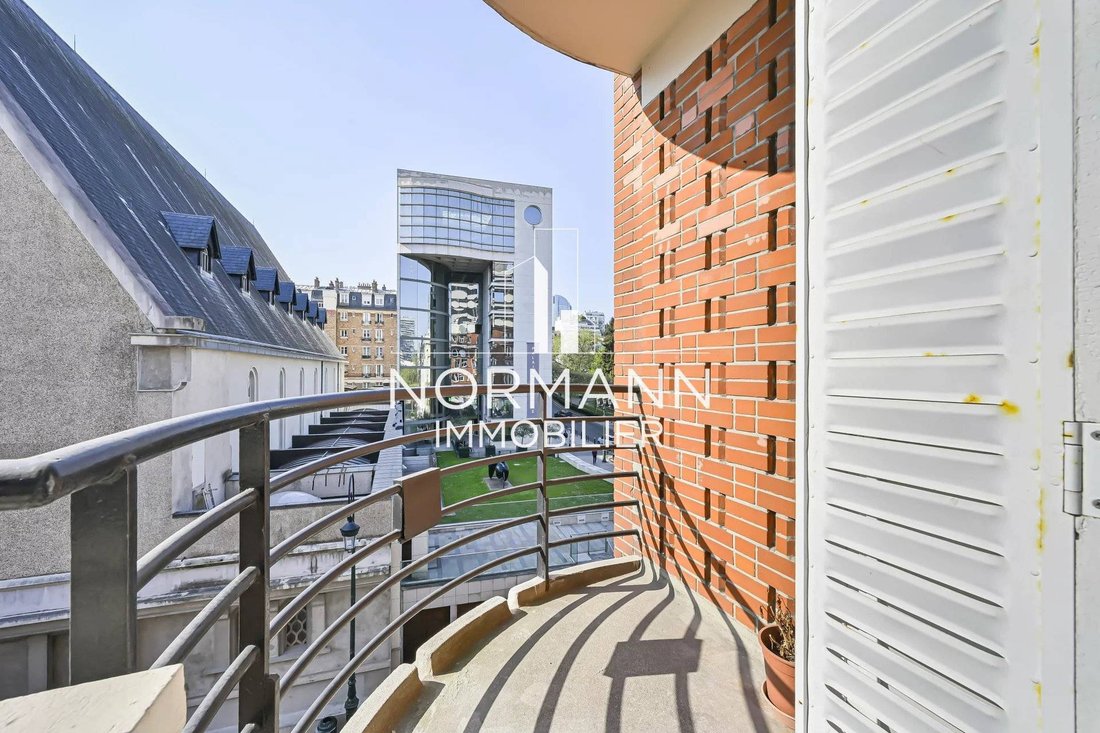 Apartment in Puteaux, Ile-de-France, France 1 - 15869444