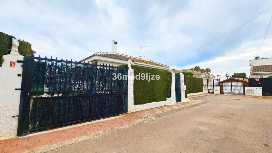 Villa in Los Alcazares, Región de Murcia, Spain 2 - 18714538