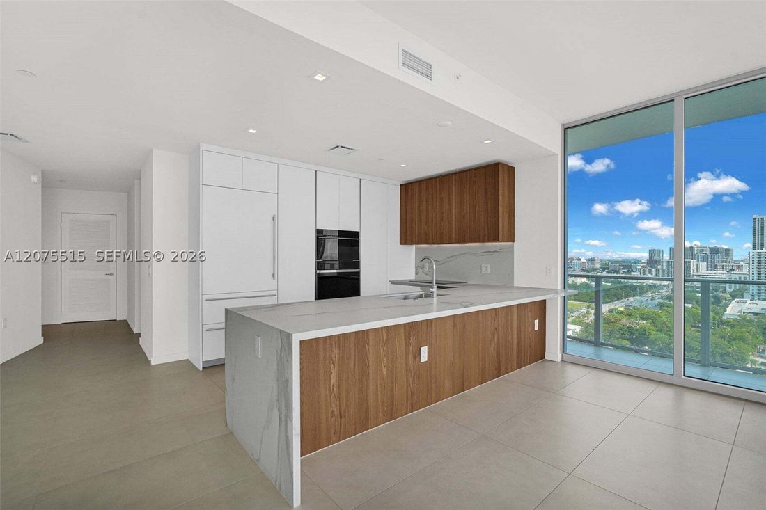 Condo in Miami, Florida, United States 4 - 18706142