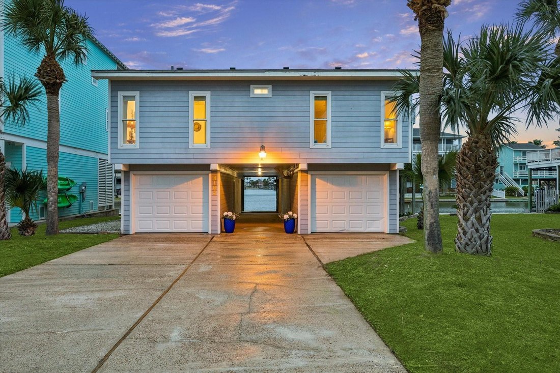 House in Galveston, Texas, United States 3 - 18713954