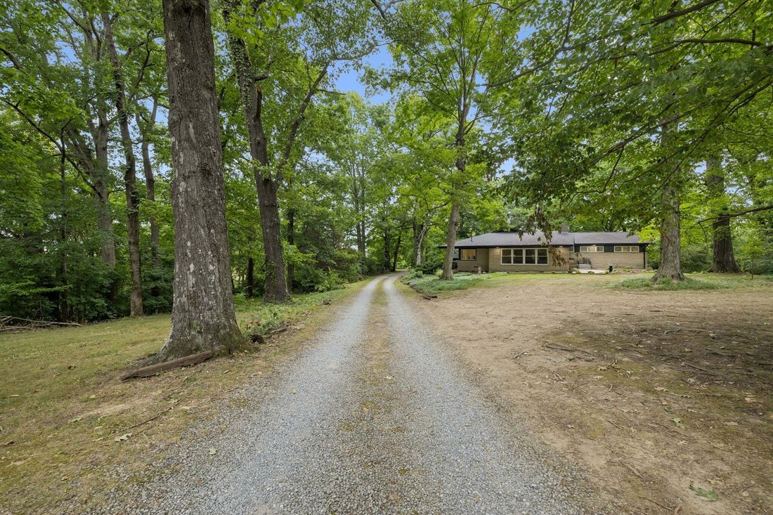 House in Springfield, Tennessee, United States 2 - 18703522