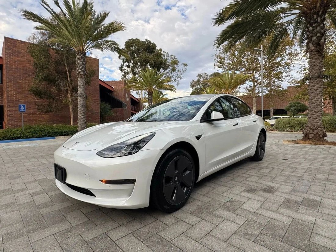 Sedan in Riverside, CA, United States 4 - 18710458