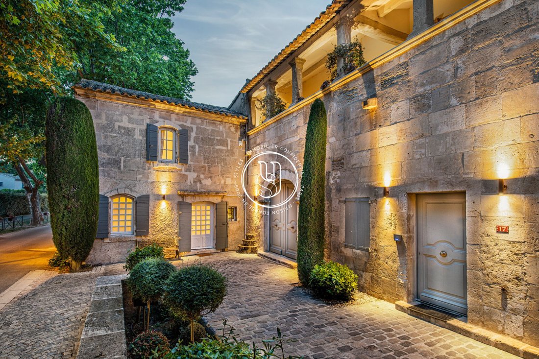 Villa in Saint-Rémy-de-Provence, Provence-Alpes-Côte d'Azur, France 2 - 18704040