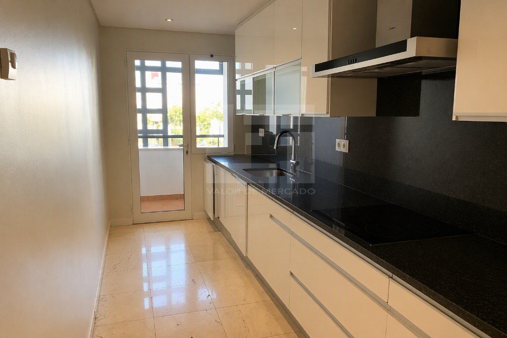Apartment in Quarteira, Algarve, Portugal 3 - 18707327