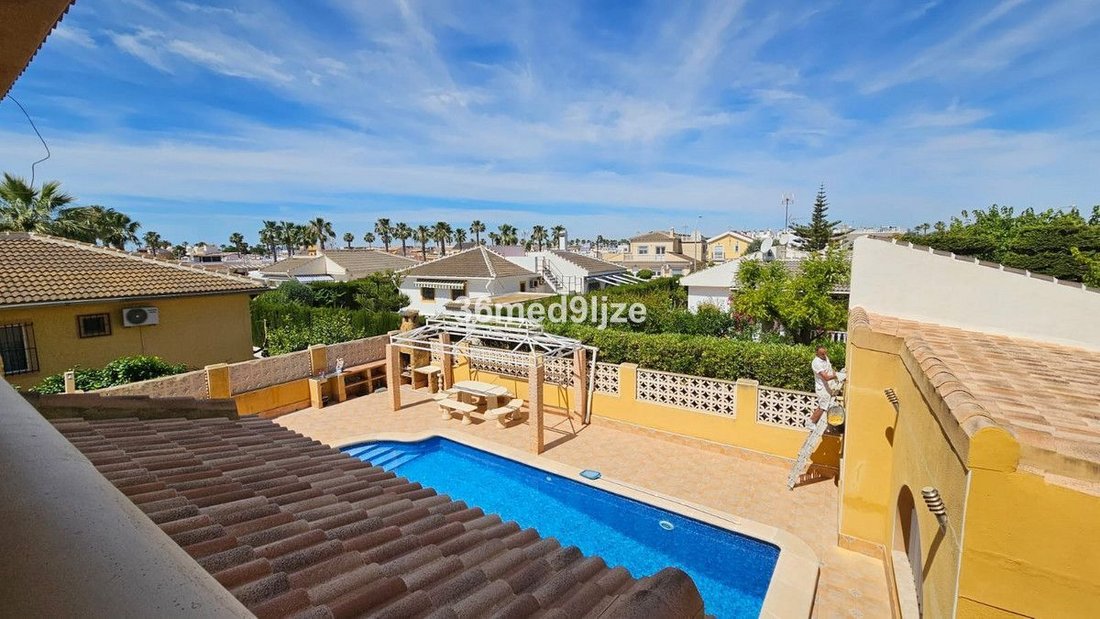 Villa in Los Alcazares, Región de Murcia, Spain 1 - 18714539