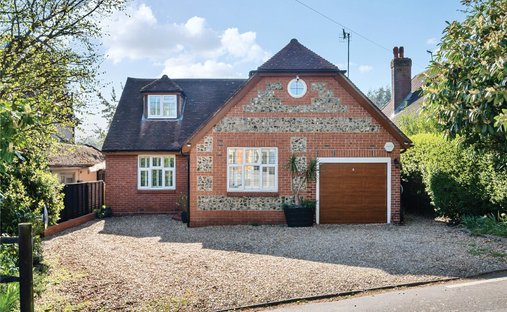 House in Eggars Hill, Rushmoor, England 1