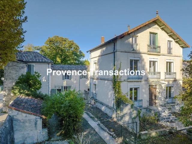 Estate in Ouest Sud, Vaison-la-Romaine, France 1 - 16286686