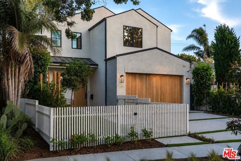 House in Los Angeles, California, United States 1 - 18705259
