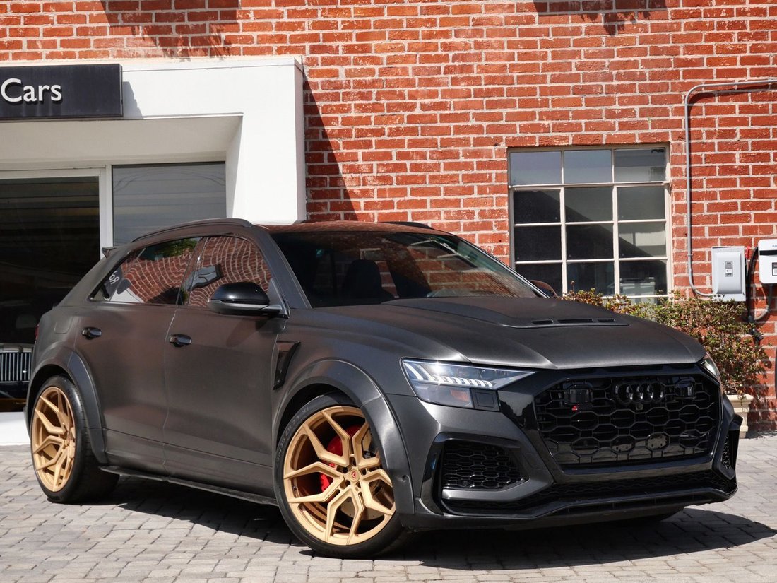 Suv in Beverly Hills, CA, United States 1 - 18709246