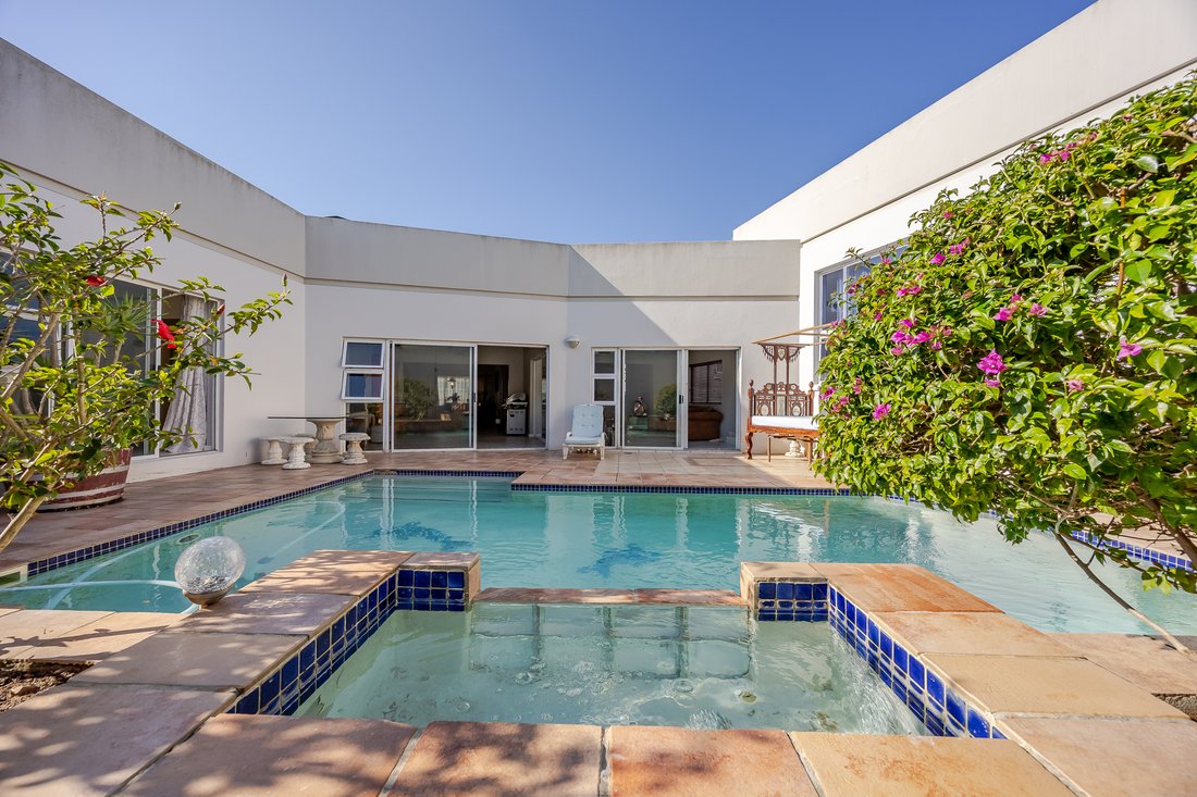 House in Durbanville Hills, Cape Town, South Africa 5 - 18710869
