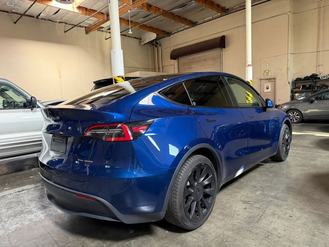 Suv in El Monte, CA, United States 5 - 18712083