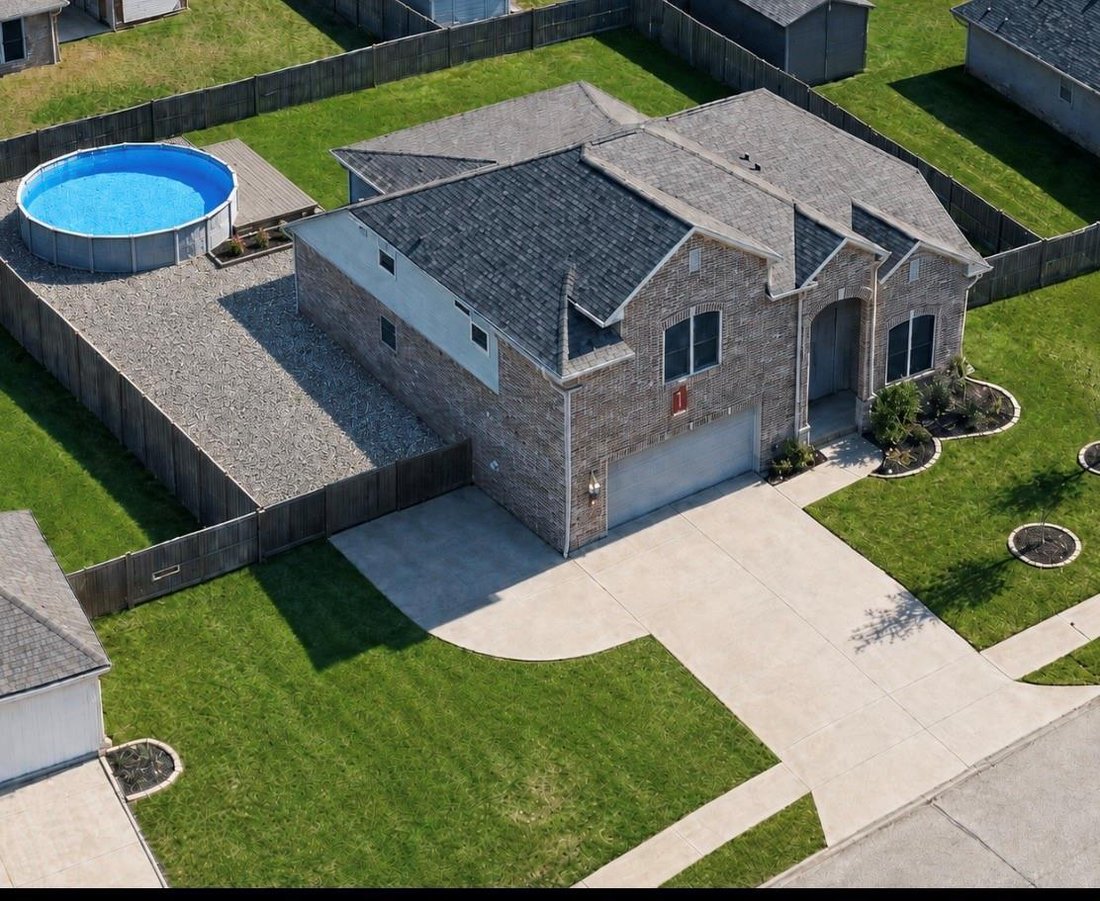 House in Baytown, Texas, United States 3 - 18711599