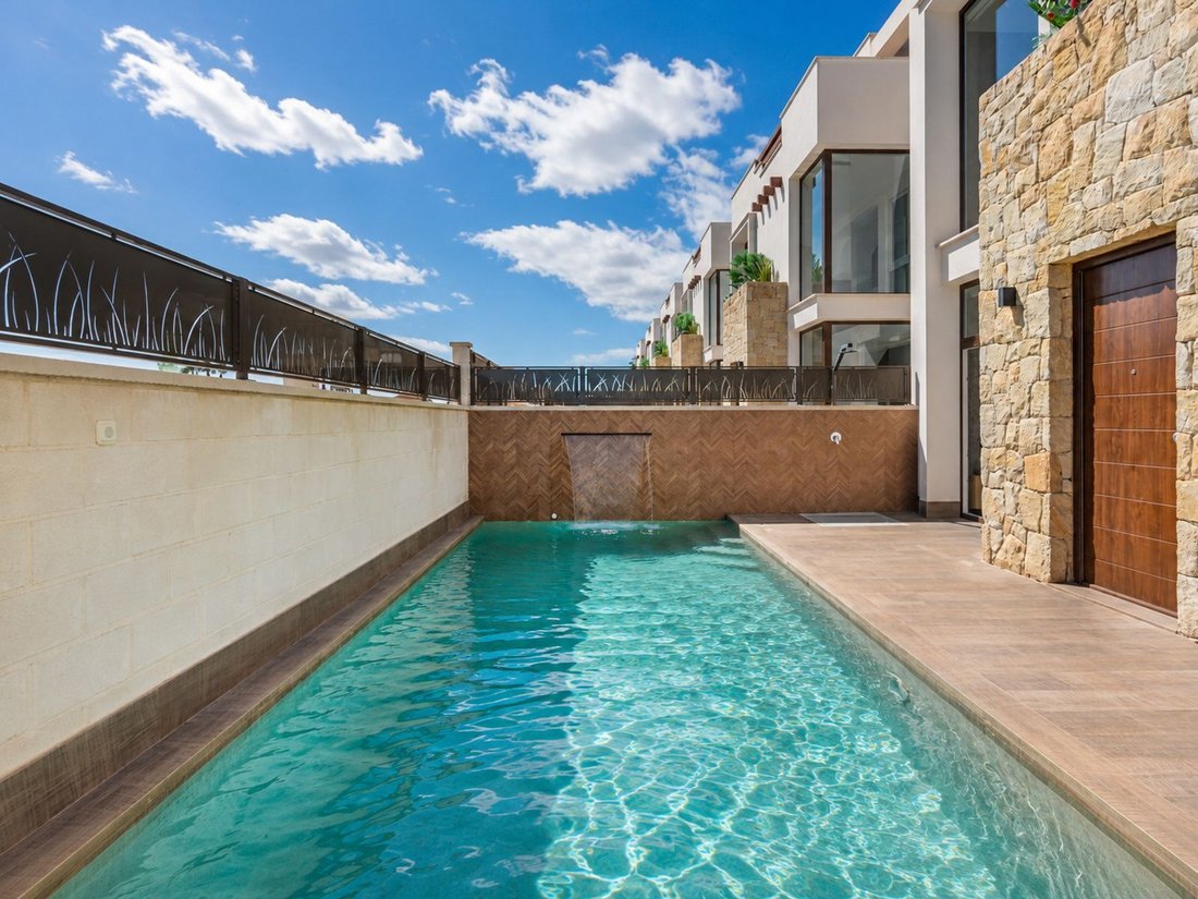 Villa in Los Montesinos, Valencian Community, Spain 2 - 18710028