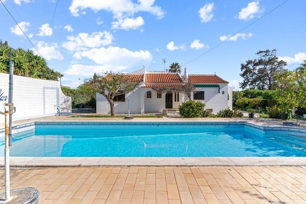 Townhouse in Lagoa e Carvoeiro, Algarve, Portugal 1 - 18709183