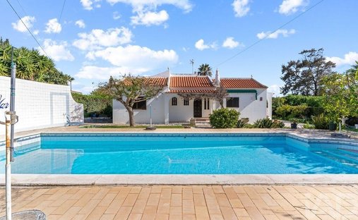 Townhouse in Lagoa e Carvoeiro, Algarve, Portugal 1