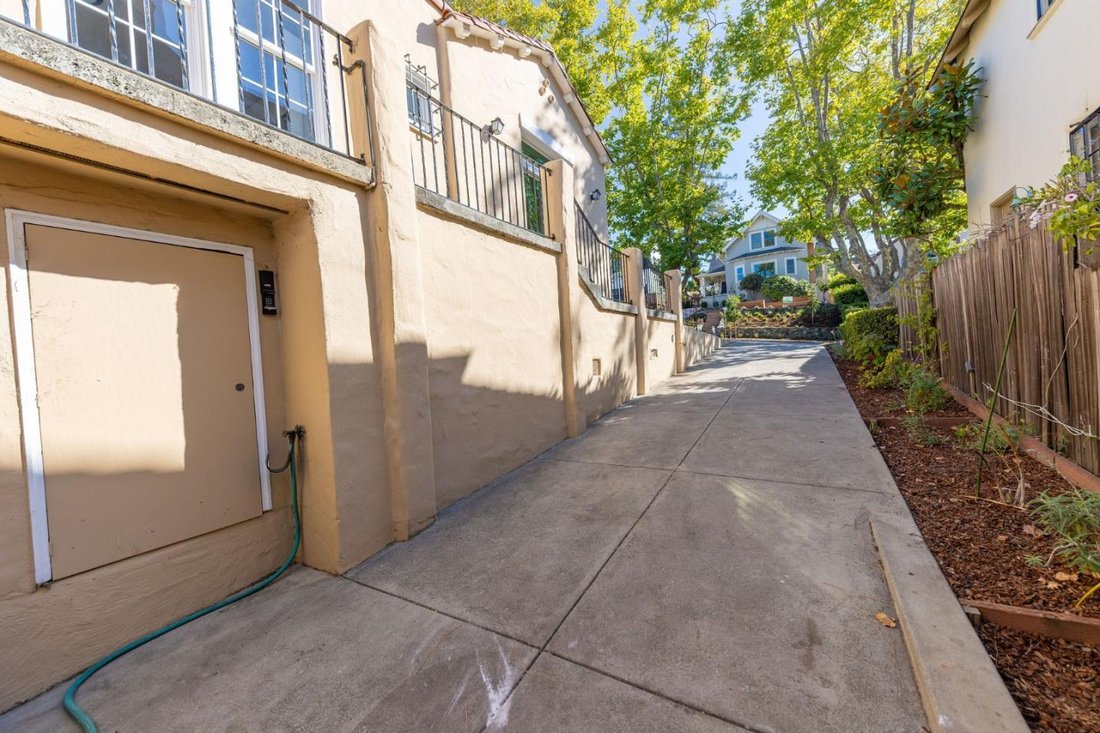 House in Burlingame, California, United States 4 - 18711186