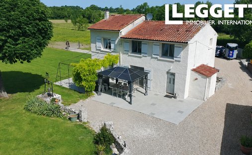 Maison à Nantillé, Nouvelle-Aquitaine, France 1