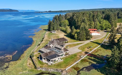 House in Fanny Bay, British Columbia, Canada 1