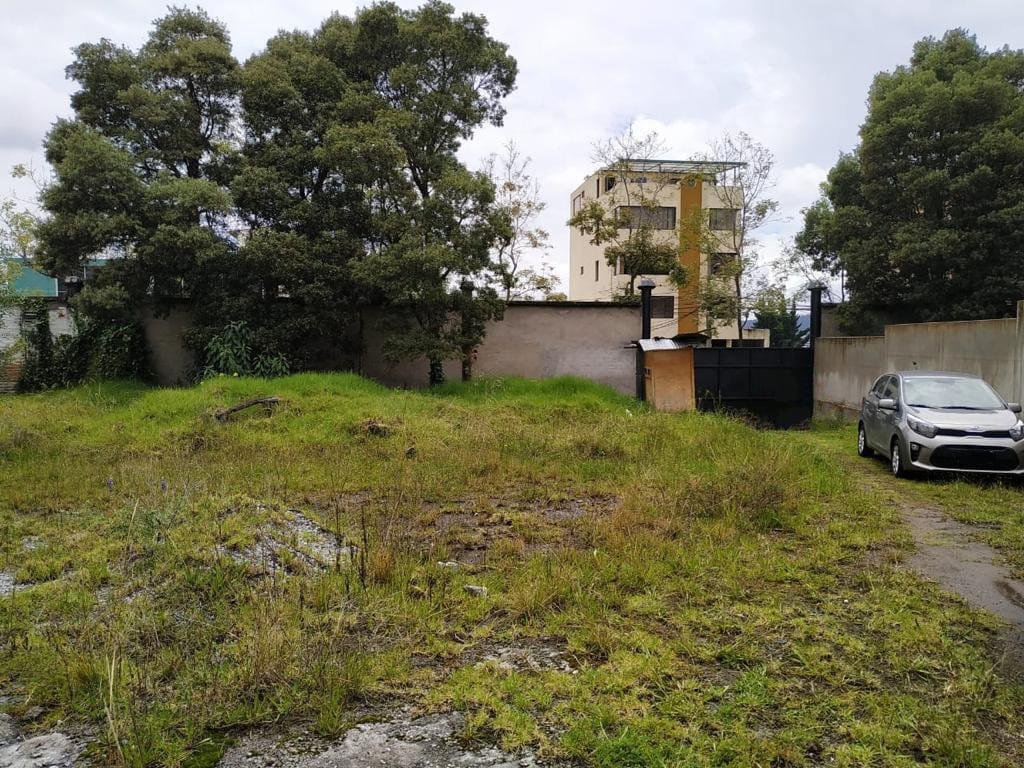 Land in Quito, Pichincha, Ecuador 1 - 18704694