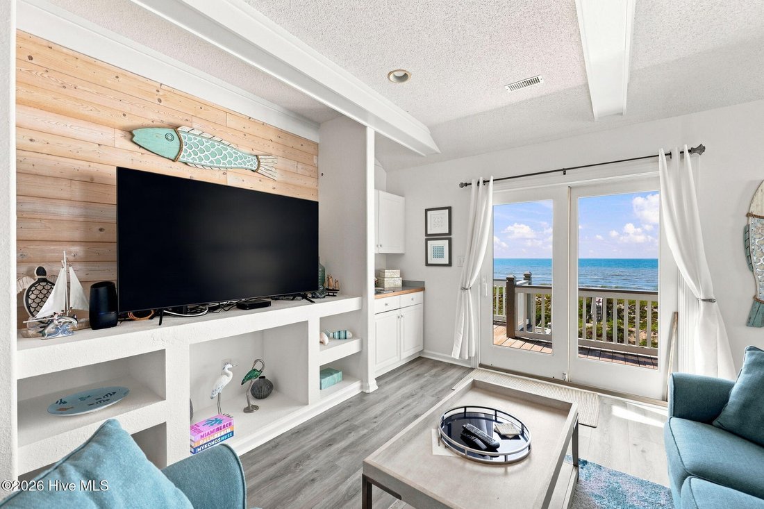 Condo in Emerald Isle, North Carolina, United States 4 - 18713945