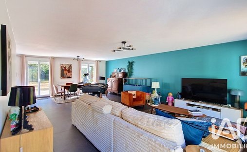 House in Guiche-Villers, Saint-Fargeau-Ponthierry, France 1