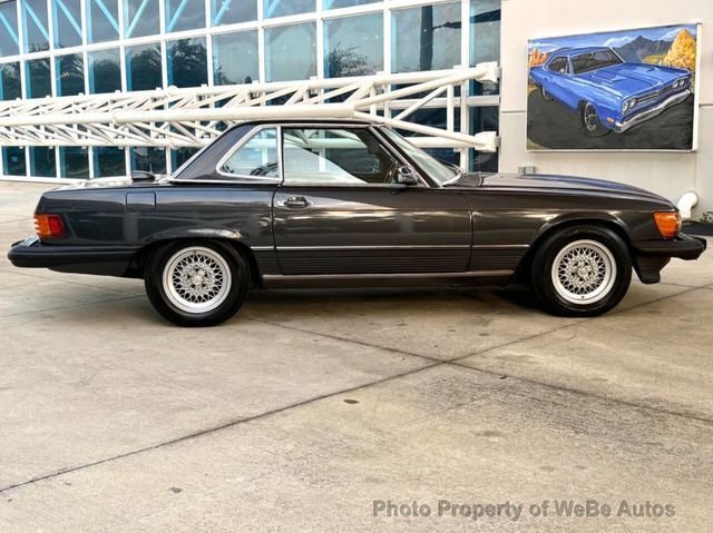 MercedesBenz 560 in Calverton, NY, United States 5 - 18711574