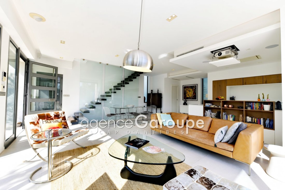 Villa in Antibes, Provence-Alpes-Côte d'Azur, France 3 - 18703912