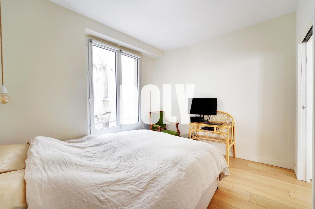 Apartment in Porte Saint Denis-Paradis, Paris 10e Arrondissement, Paris 4 - 18710103