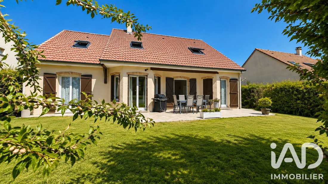 House in Le Parc et la Tuilerie, Noisy-le-Roi, France 1 - 18709922