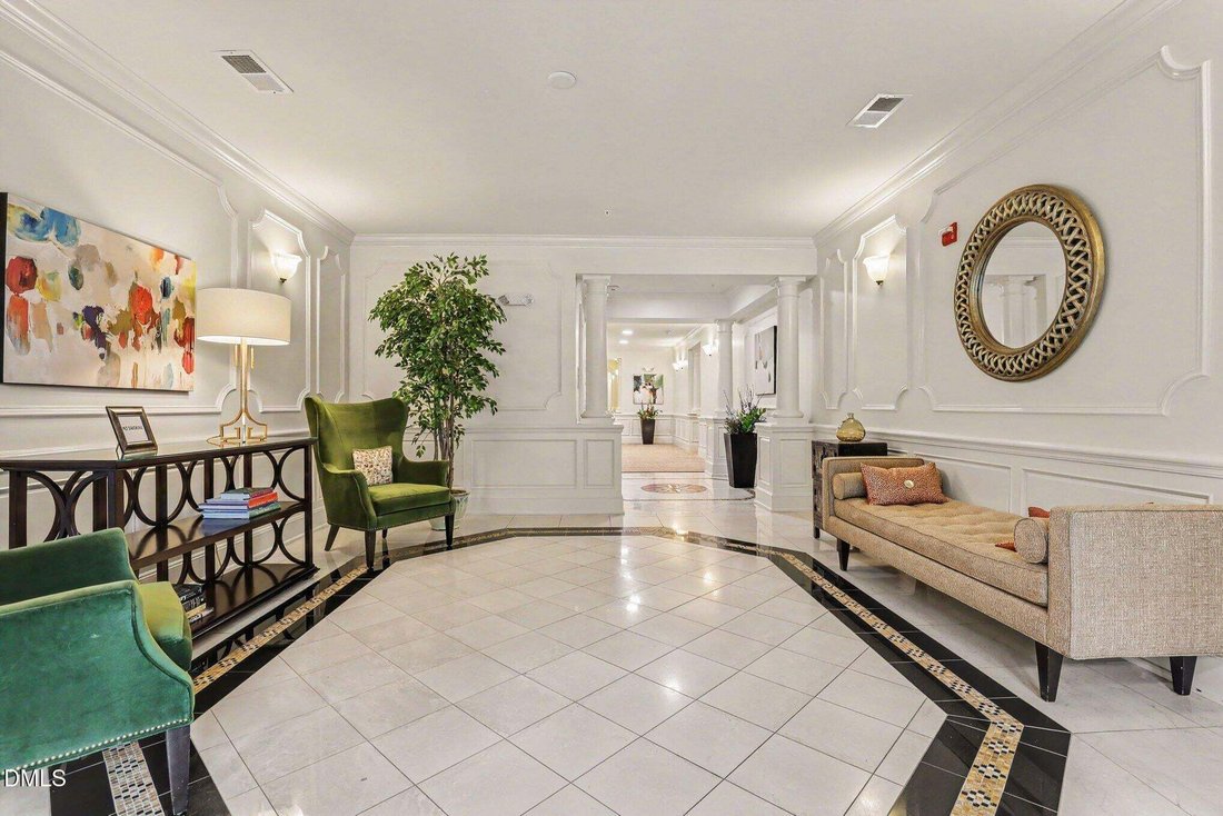 Condo in Raleigh, North Carolina, United States 3 - 18705991