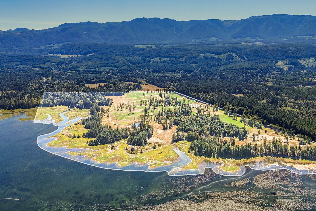 Land in Fanny Bay, British Columbia, Canada 2 - 18692994